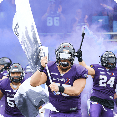 Spieler der Frankfurt Galaxy beim Einlauf in die Arena